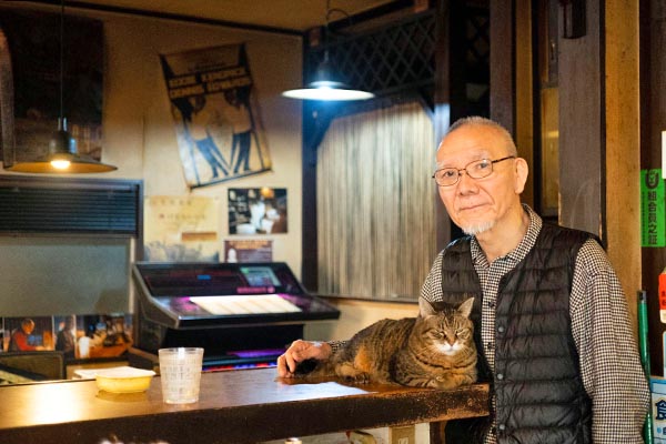 喫茶TAKEYAのマスター片岡孝夫さん